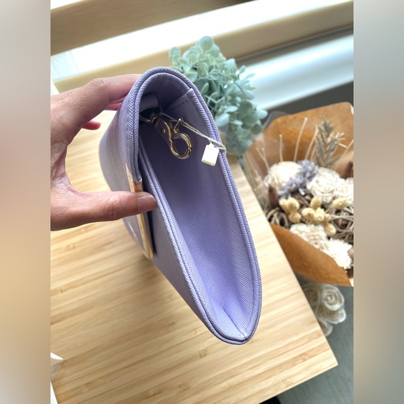 Lilac envelope hand purse/clutch bag/crossbody bag with chain strap - Picture 4 of 5